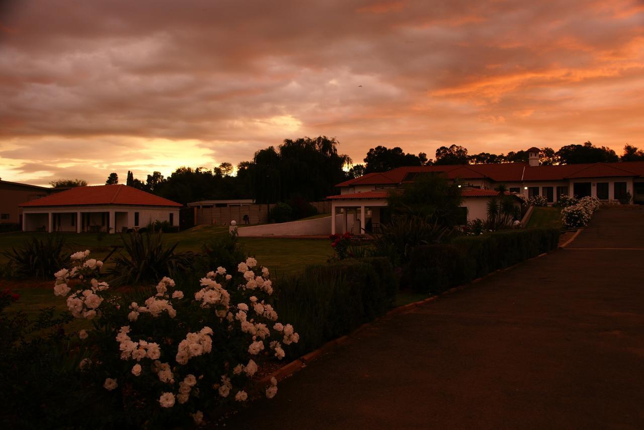 Bottom Of Boden Hotel Benoni Exterior foto